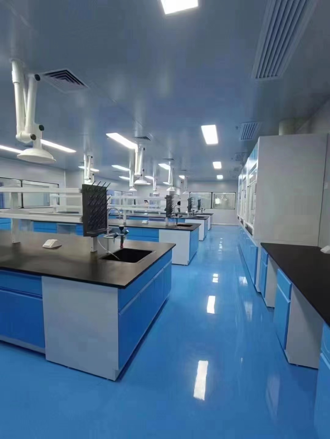 潔凈實(shí)驗(yàn)室裝修圖片